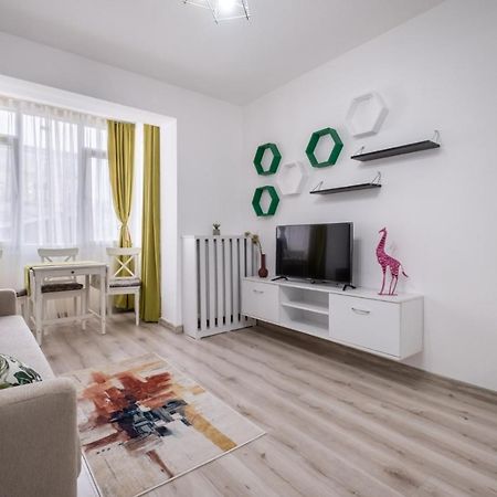 Laroka House Cosy And Modern Apartment Universitate-City Centre ブカレスト エクステリア 写真