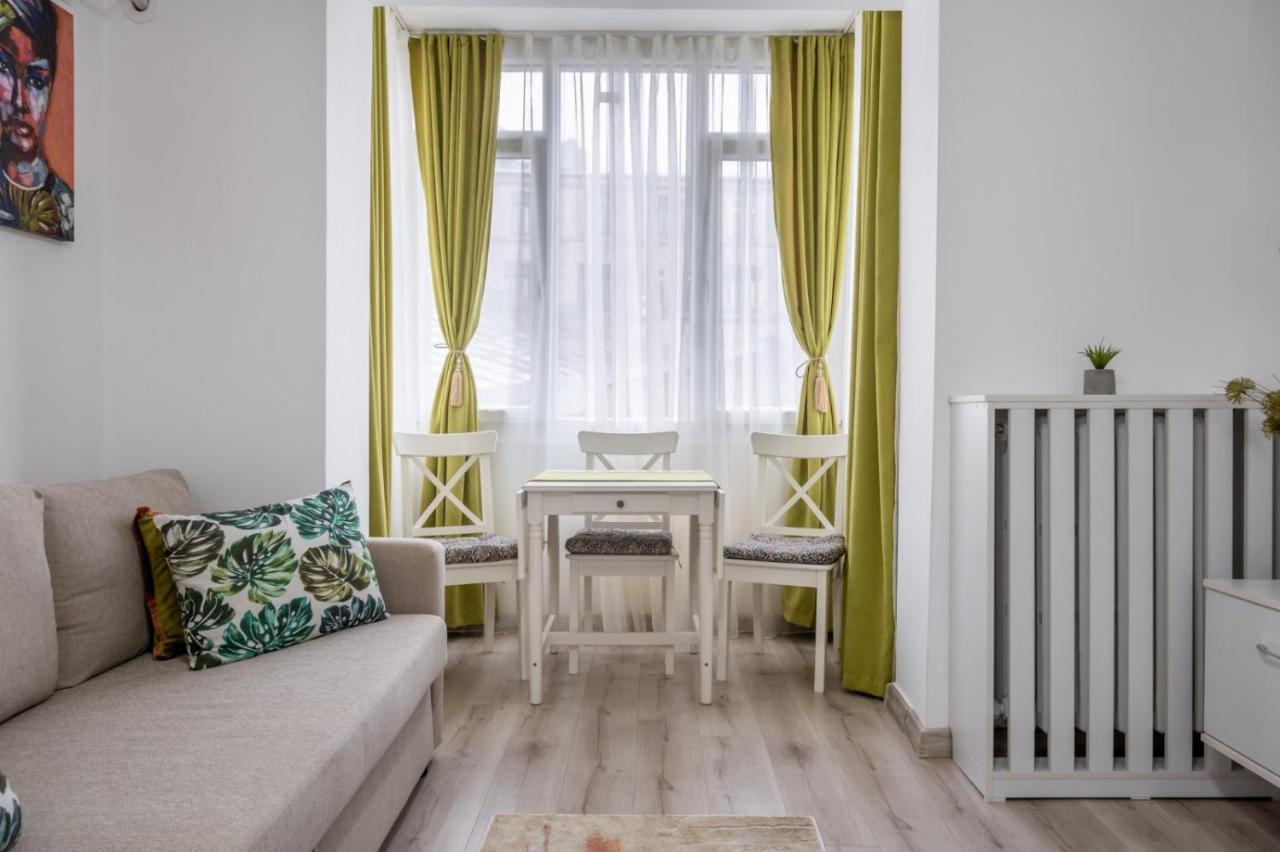 Laroka House Cosy And Modern Apartment Universitate-City Centre ブカレスト エクステリア 写真